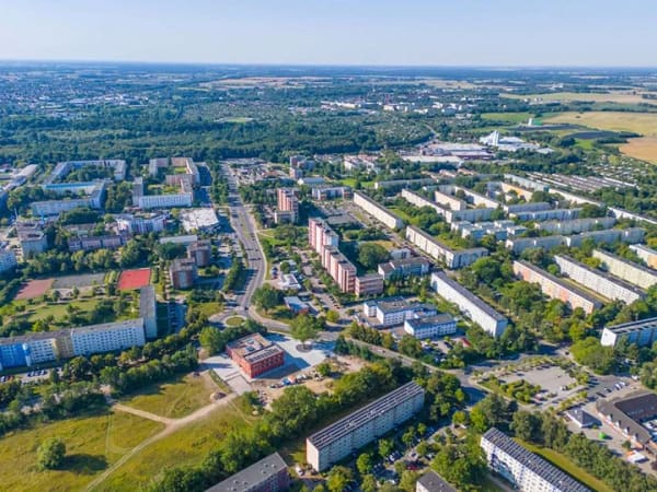 Immobilie in Stralsund - Vermietete Immobilie mit zwei Gewerbeeinheiten und einer Eigentumswohnung - Bild 3