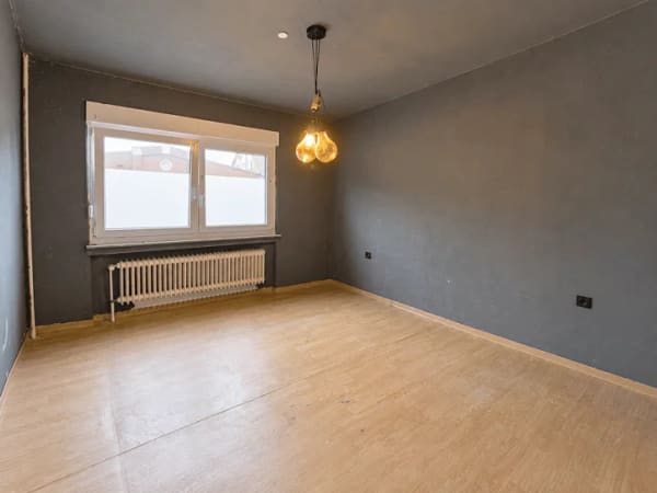 Immobilie in Ostrhauderfehn - Wohnhaus mit großzügigem Grundstück, zwei Garagen und viel Raum für eigene Gestaltungsmöglichkeiten! - Bild 4