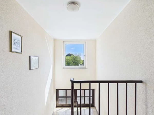 Immobilie in Nörvenich - Solide Dachgeschoßwohnung mit Terrasse in dörflicher Lage - Bild 2