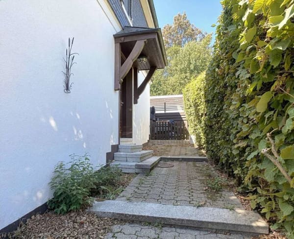 Immobilie in Ennepetal - Viel Platz, viel Potenzial – großzügige unsanierte 5-Zimmer-Wohnung mit Garten in Ennepetal - Bild 2