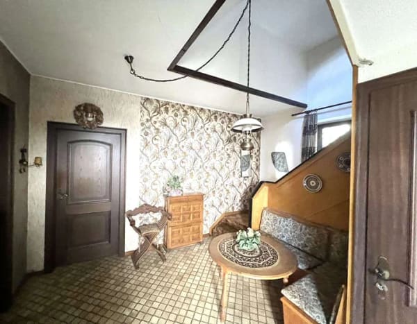 Immobilie in Ennepetal - Viel Platz, viel Potenzial – großzügige unsanierte 5-Zimmer-Wohnung mit Garten in Ennepetal - Bild 3