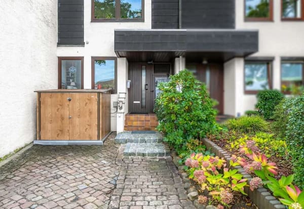 Immobilie in Ritterhude - Ritterhude: Lichtdurchflutetes Split-Level-Haus mit Wintergarten, Kamin und neuer Klimaanlage - Bild 1