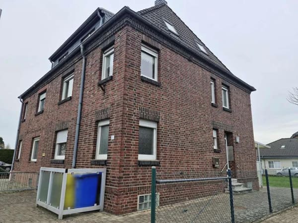 Immobilie in Grefrath - Großzügige Doppelhaushälfte auf sonnigem Grundstück in Grefrath - Bild 0