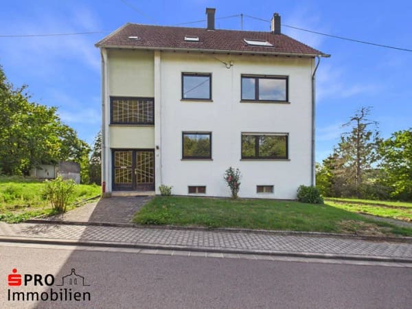 Immobilie in Großrosseln - Großzügiges Dreifamilienhaus mit Entwicklungspotenzial - Bild 0