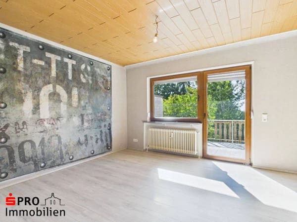 Immobilie in Großrosseln - Großzügiges Dreifamilienhaus mit Entwicklungspotenzial - Bild 1