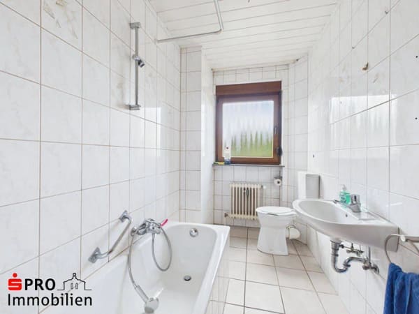 Immobilie in Großrosseln - Großzügiges Dreifamilienhaus mit Entwicklungspotenzial - Bild 4