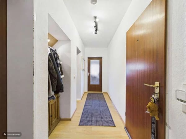 Immobilie in Weilerswist - Solide Eigentumswohnung mit viel Potenzial in Weilerswist: Zentral, ca.76m², Balkon & PKW-Stellplatz - Bild 2