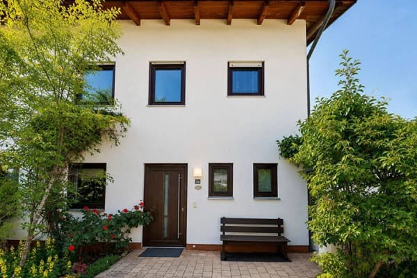 Immobilie in Hohenbrunn - Provisionsfrei - Familienfreundliches Haus mit grünem Garten in ruhiger Lage (Top-Anbindung) - Bild 1
