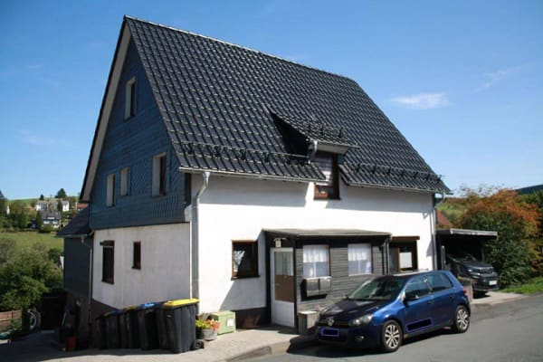 Immobilie in Erndtebrück - Familienfreundliches Einfamilienhaus mit Garten in ruhiger, jedoch zentraler Lage von Erndtebrück - Bild 0