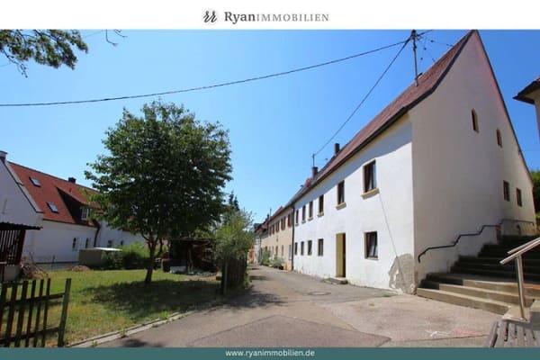 Immobilie in Kaisheim - Denkmalgeschütztes Zweifamilienhaus mit Garten im Ortskerns von Kaisheim - ca. 5km von Donauwörth - Bild 0