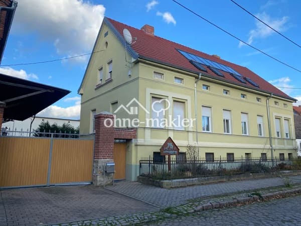 Immobilie in Nienburg (Saale) - Herrschaftliches Wohnhaus mit landwirtschaftlichen Gebäuden - Bild 0