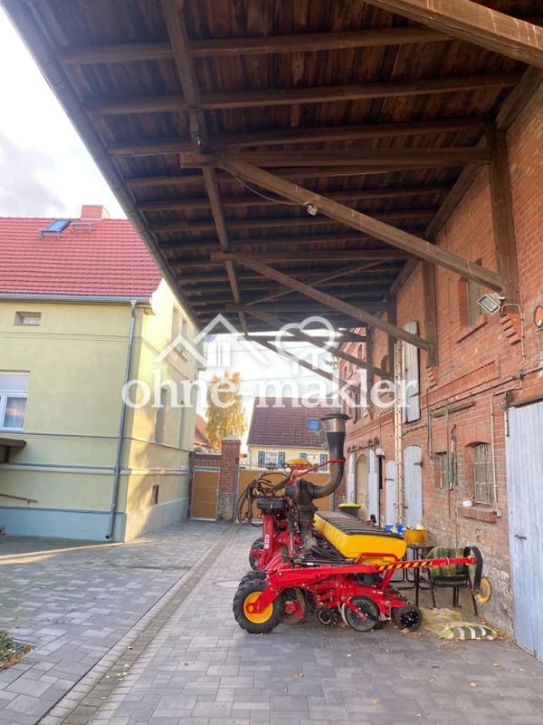 Immobilie in Nienburg (Saale) - Herrschaftliches Wohnhaus mit landwirtschaftlichen Gebäuden - Bild 3