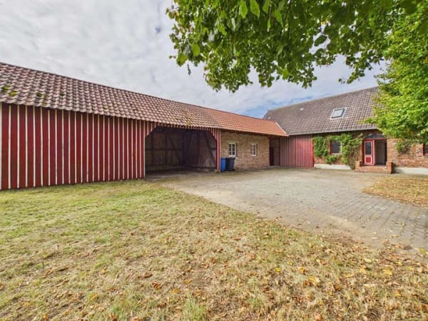 Immobilie in Königslutter am Elm - PROVISIONSFREI! Restbauernhof mit Ausbaupotenzial, Nebengebäuden & 932 m² Eigentumsgrundstück - Bild 2