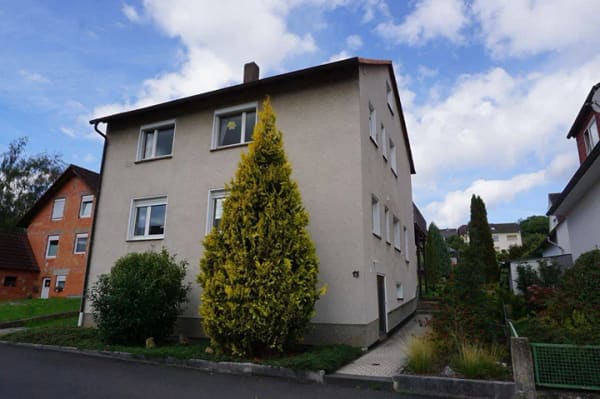 Immobilie in Malsfeld - Gepflegtes Zweifamilienhaus in ruhigem Wohngebiet. Keine Käuferprovision! - Bild 2