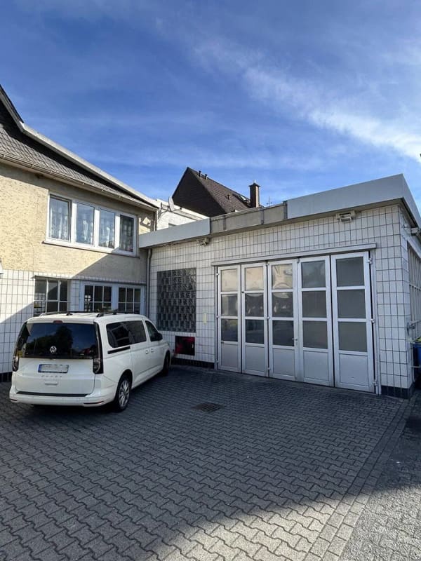 Immobilie in Dillenburg - Wohn- und Geschäftshaus mit angebauter Halle als Werkstatt und großem Hof in Dillenburg gelegen - Bild 2
