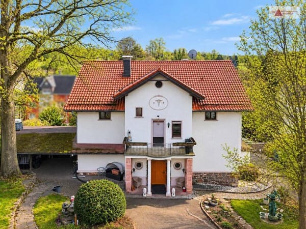 Immobilie in Gersdorf - Historische Villa am Wald in Gersdorf | 12 Zimmer, 298 m² Wohnfläche & 2.098 m² Grundstück - Bild 0