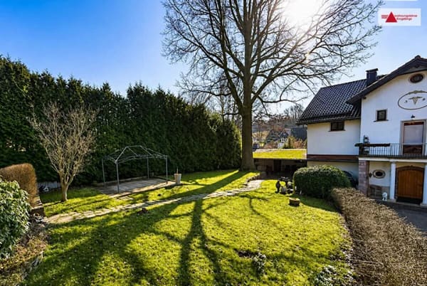Immobilie in Gersdorf - Historische Villa am Wald in Gersdorf | 12 Zimmer, 298 m² Wohnfläche & 2.098 m² Grundstück - Bild 1