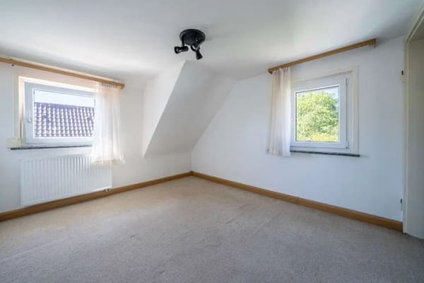 Immobilie in Pliezhausen - 151 m² Wohnfläche in Rübgarten: Viel Raum für Familien und eigene Renovierungsideen - Bild 4
