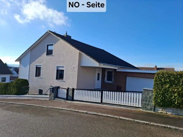 Immobilie in Wemding - Geräumiges Familienhaus mit Einliegerwohnung, neuer Heizanlage aus 2023, sowie Balkon und Terrasse in Wemding (86650) - Bild 2