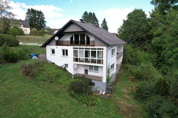 Immobilie in Bleialf - Geräumiges Einfamilienhaus mit Einliegerwohnung und großem Garten - Bild 0
