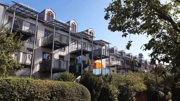 Immobilie in Kirchseeon - KAPITALANLAGE - 1 Zi.-Whg. - JNME 5.880 € | SÜD/Terrasse | Laminat | Bad/WC/Wanne und Tiefgarage - Bild 0