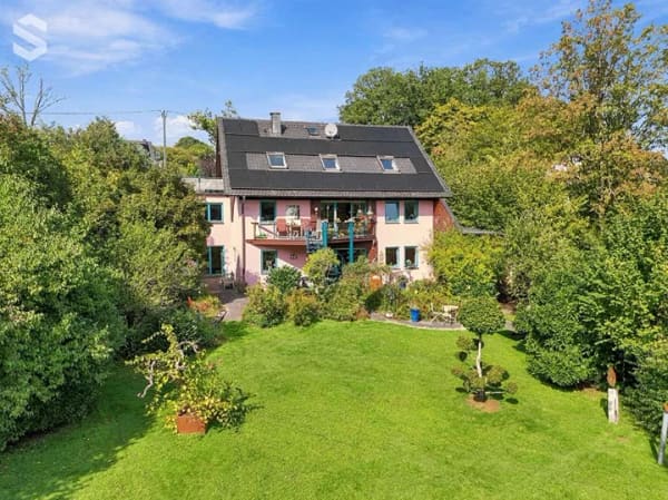 Immobilie in Nümbrecht - Großzügiges Architektenhaus mit Einliegerwohnung auf weitläufigem Grundstück - Bild 2