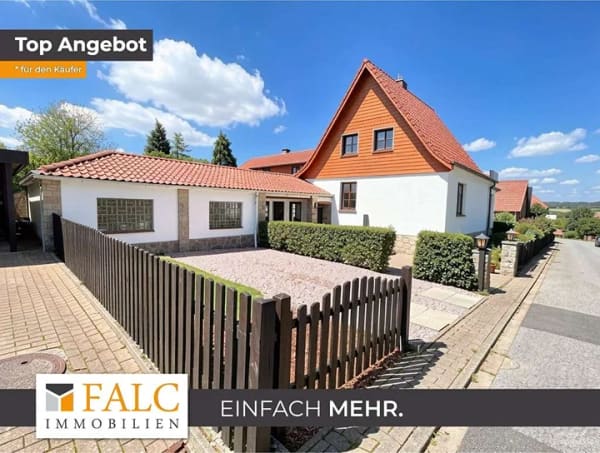 Immobilie in Duingen - Großzügiges Einfamilienhaus mit 8 Zimmern, großem Garten, Terrasse, Balkon und Garagen auf 1.095 m² - Bild 0