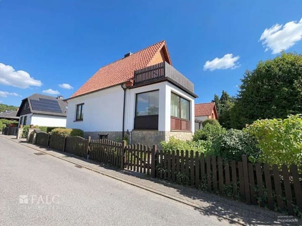 Immobilie in Duingen - Großzügiges Einfamilienhaus mit 8 Zimmern, großem Garten, Terrasse, Balkon und Garagen auf 1.095 m² - Bild 1