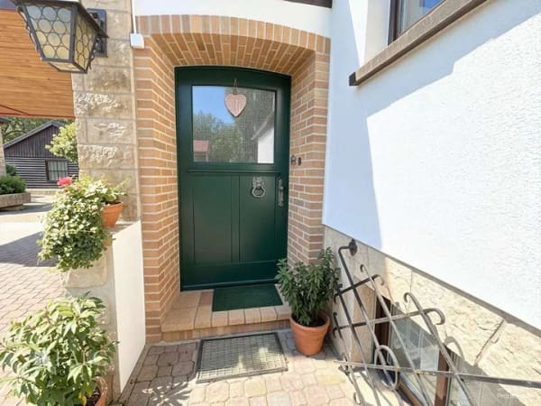 Immobilie in Duingen - Großzügiges Einfamilienhaus mit 8 Zimmern, großem Garten, Terrasse, Balkon und Garagen auf 1.095 m² - Bild 4