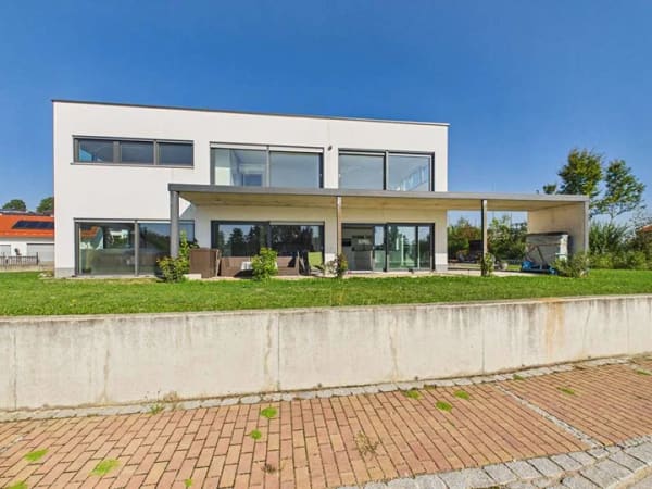 Immobilie in Neufahrn in Niederbayern - Ein Zuhause der Extraklasse – neuwertiges Einfamilienhaus mit hochwertiger Ausstattung! - Bild 0