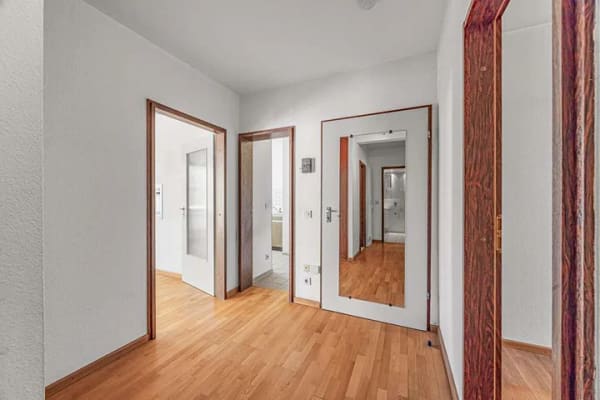 Immobilie in Zorneding - 3-Zimmer-Wohnung mit Balkon und Tiefgaragenstellplatz - Bild 2