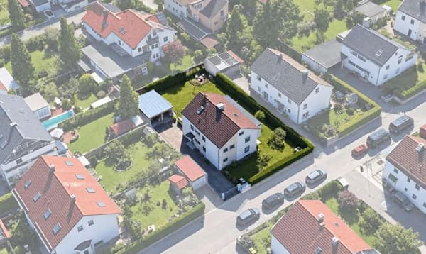 Immobilie in Königsbrunn - Dreifamilienhaus mit Erweiterungspotenzial in bester Wohnlage von Königsbrunn - Bild 1