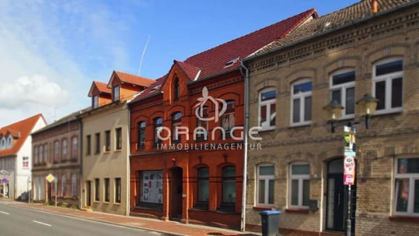 Immobilie in Goldberg - ***attraktives Stadthaus mit Wohn- und Geschäftsräumen, Nebengelass, Garten*** - Bild 0