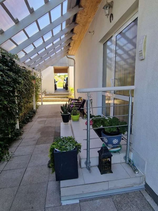 Immobilie in Kemnath - Haus mit Wintergarten  
Grüne Randlage 
+ Küchenterrasse verglast +
Hoher Wohnwert - Große Räume - Bild 4