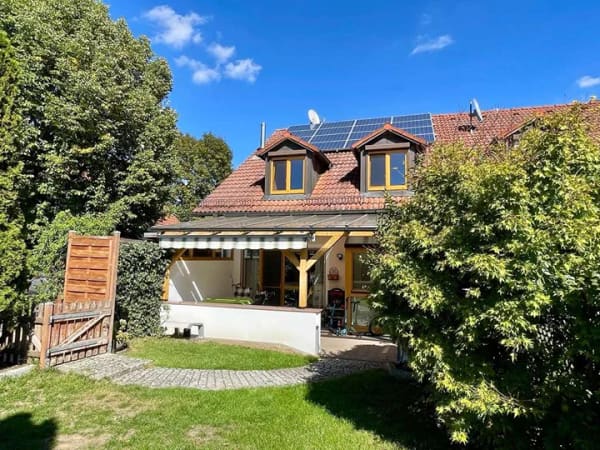 Immobilie in Au in der Hallertau - Top gepflegte Doppelhaushälfte mit Garage und PV Anlage in Au/Hallertau - Bild 0