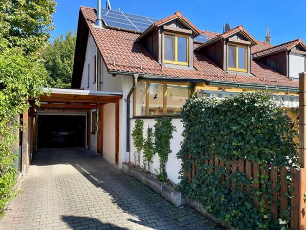 Immobilie in Au in der Hallertau - Top gepflegte Doppelhaushälfte mit Garage und PV Anlage in Au/Hallertau - Bild 2
