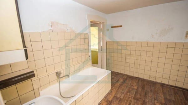 Immobilie in Dornburg-Camburg - Sanierungsbedürftige Doppelhaushälfte in ruhiger Lage von Camburg - Bild 4