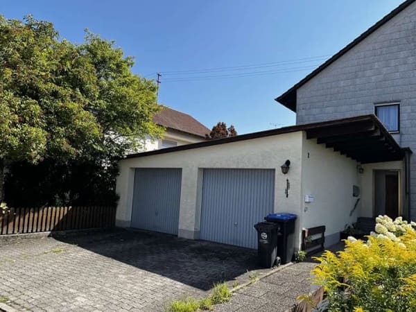 Immobilie in Egg an der Günz - Von privat – solides Zweifamilienhaus mit viel Platz - Bild 1