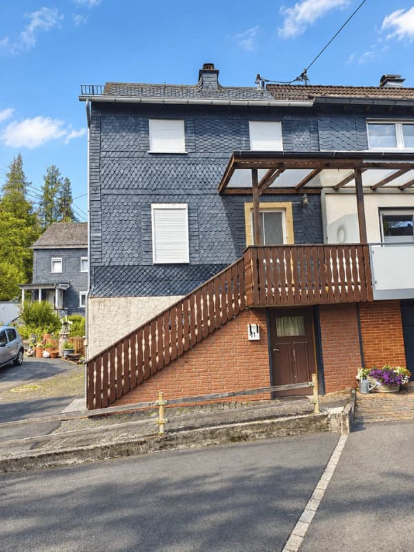 Immobilie in Grünebach - Charmante Doppelhaushälfte mit großem Balkon - Bild 0
