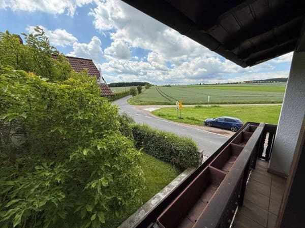 Immobilie in Bad Salzungen - Wohnhaus mit Nebengebäude und großzügigem Grundstück - Bild 2
