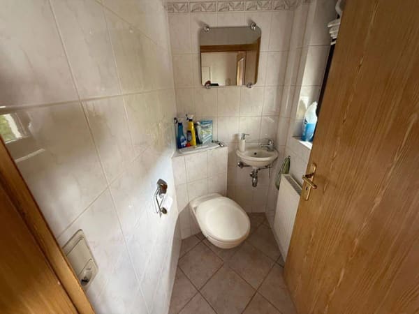 Immobilie in Bad Salzungen - Wohnhaus mit Nebengebäude und großzügigem Grundstück - Bild 3