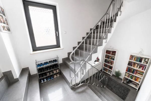 Immobilie in Angelbachtal - Modernisiertes Einfamilienhaus mit zwei Garagen, zwei Balkonen und umfangreichen Sanierungsmaßnahmen - Bild 1