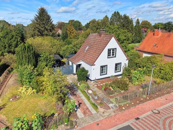 Immobilie in Friedeburg - Saniertes Wohnhaus mit Ausbaureserve und naturbelassenem Grundstück in Friedeburg - Bild 2