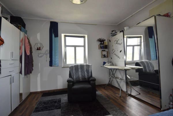 Immobilie in Sugenheim - Geräumige Familienwohnung in Sugenheim mit viel Potenzial - Bild 1