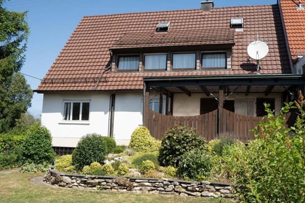 Immobilie in Lenningen - *** Ein- bis Zweifamilienhaus in Ortsrandlage mit viel Potenzial *** - Bild 1