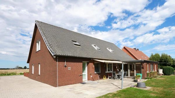 Immobilie in Twistringen - Großes Einfamilienhaus mit viel Platz und Potenzial! - Bild 2