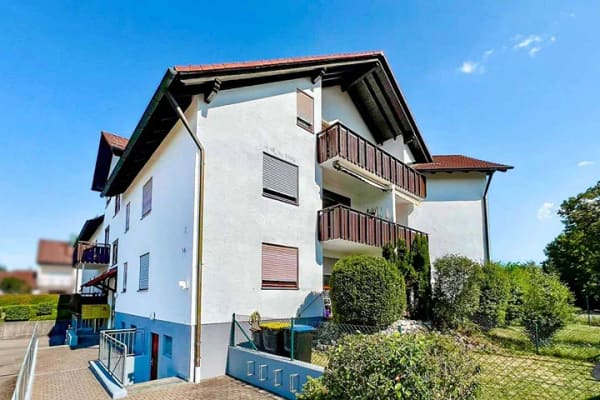 Immobilie in Vöhringen - Großzügiges Wohnen in Vöhringen: 4-Zimmer-Wohnung mit schönem Balkon - Bild 0