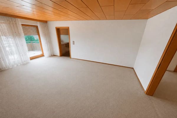 Immobilie in Vöhringen - Großzügiges Wohnen in Vöhringen: 4-Zimmer-Wohnung mit schönem Balkon - Bild 3