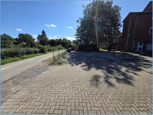 Immobilie in Linnich - Bezugsfreies Ein- bis Zweifamilienhaus mit 4 Garagen und angrenzendem 4-Parteienhaus zzgl. Baugrundstück in Linnich-Hottorf - Bild 4