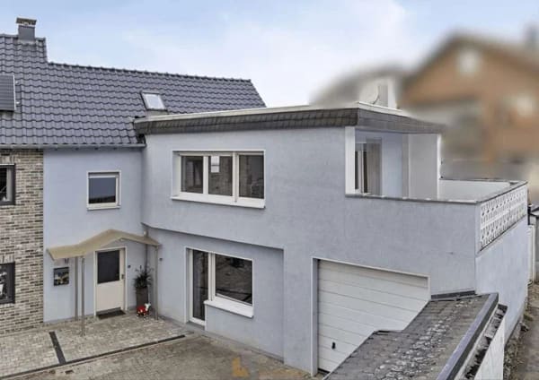 Immobilie in Hennef (Sieg) - Charmantes Einfamilienhaus als Doppelhaushälfte in begehrter Wohnlage von Hennef - Bild 0